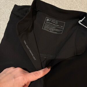 Figs Midnight Black Scrub Top